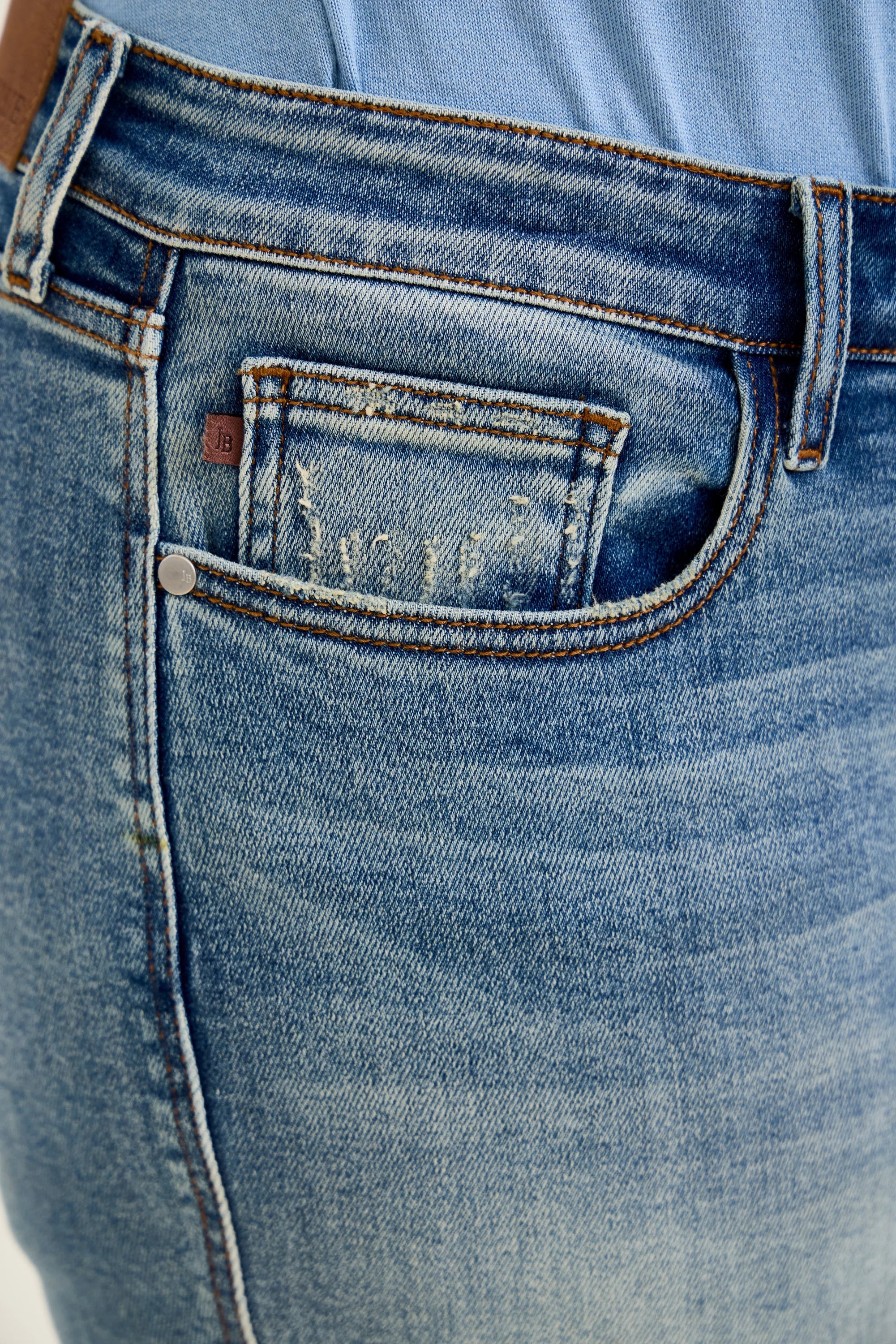 Judy Blue Low Rise Bootcut Jeans Plus Size | Genie Blue Wash | The Bronze Butterfly