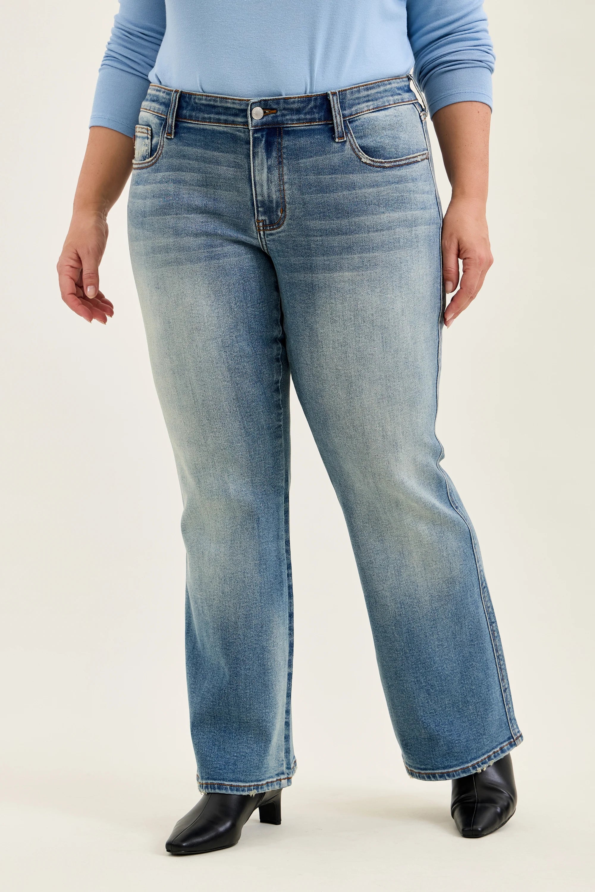 Judy Blue Low Rise Bootcut Jeans Plus Size | Genie Blue Wash | The Bronze Butterfly
