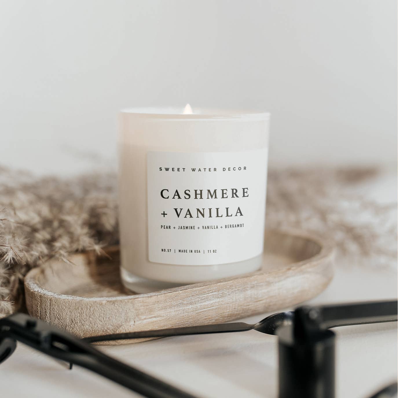Cashmere and Vanilla 11 oz Soy Candle - The Bronze Butterfly