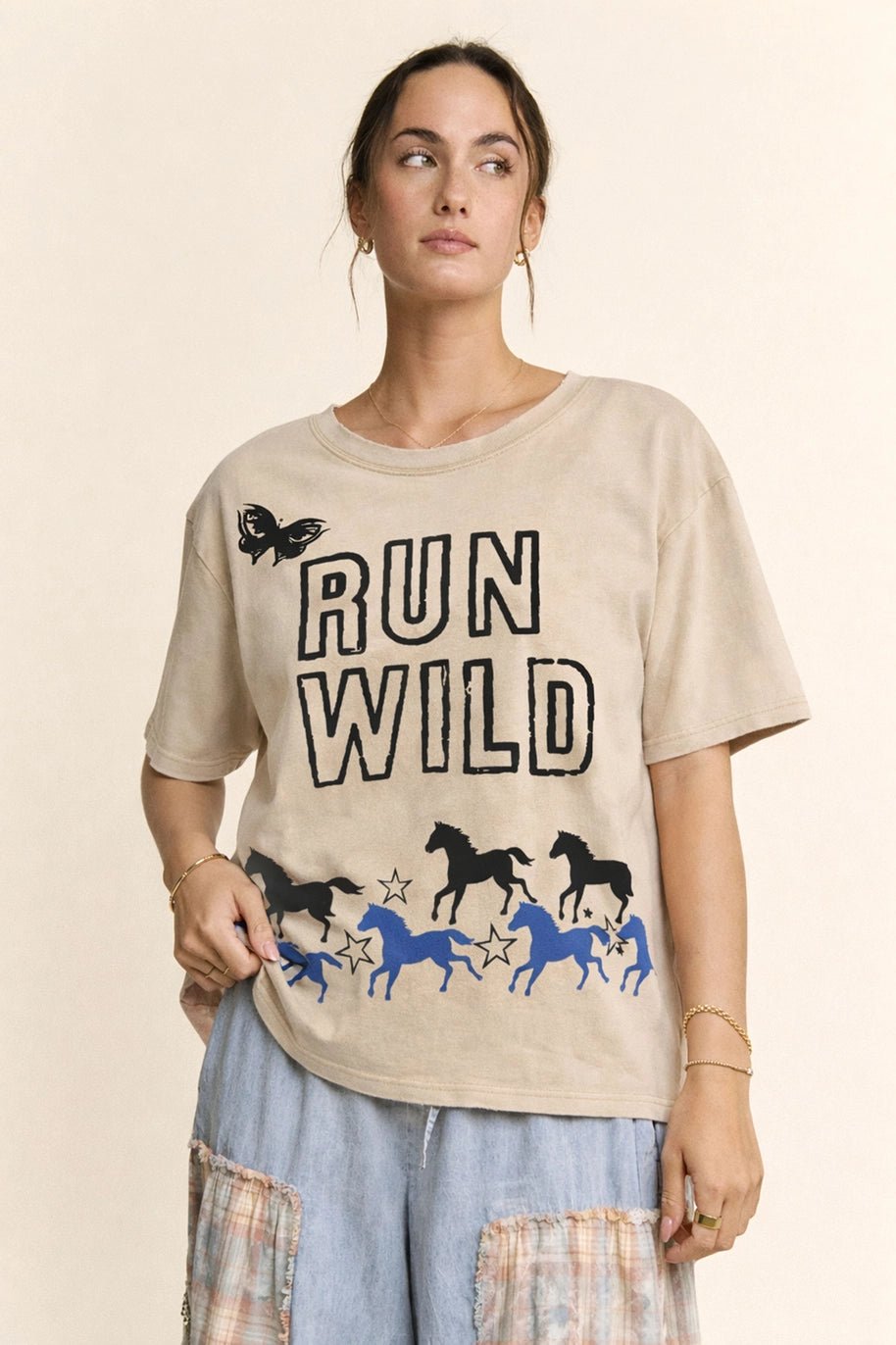 Davi & Dani Run Wild Horse Graphic Mineral Wash Top | Beige - The Bronze Butterfly