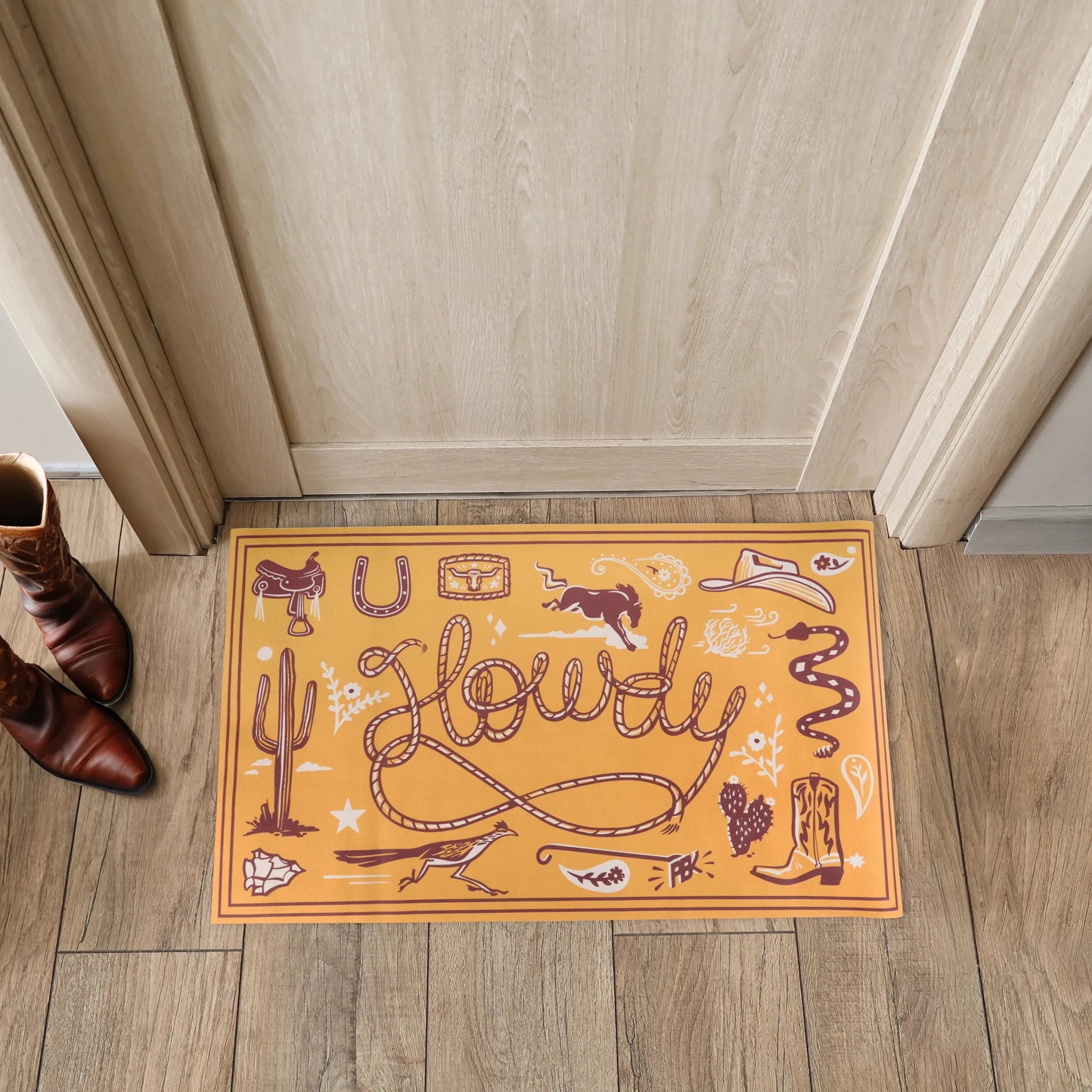 Howdy Western Accent Rug | Indoor Outdoor | 34x20 - The Bronze Butterfly