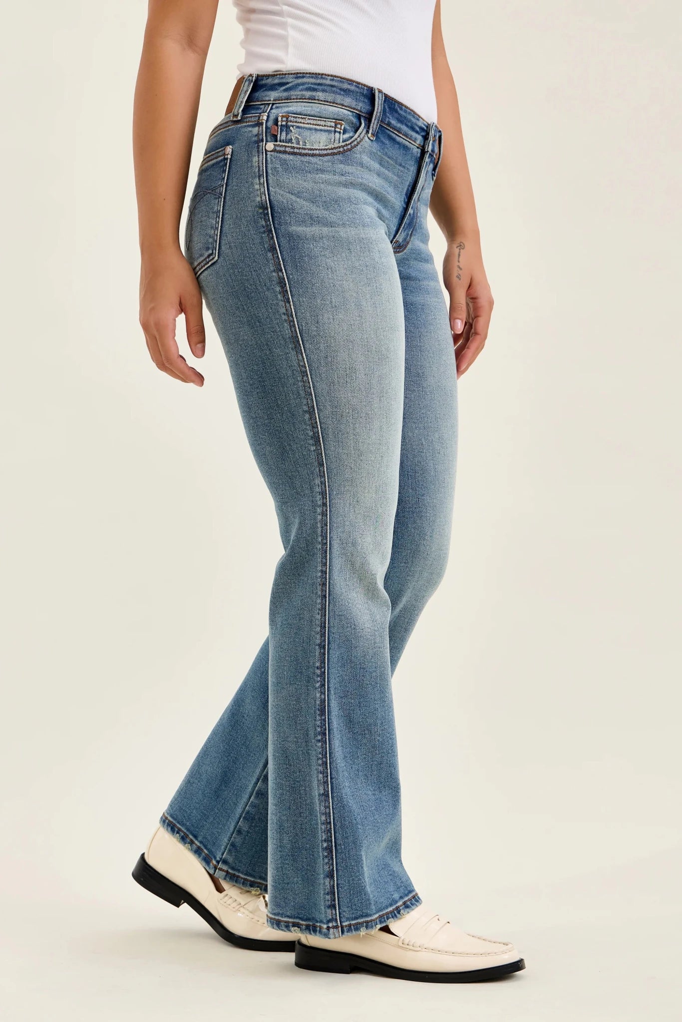 Judy Blue Low Rise Bootcut Jeans | Genie Blue Wash | The Bronze Butterfly - The Bronze Butterfly