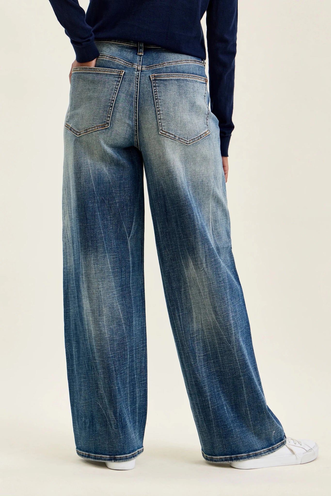 Judy Blue Wilhelmina Baggy Jeans in MD Vintage Blast - The Bronze Butterfly