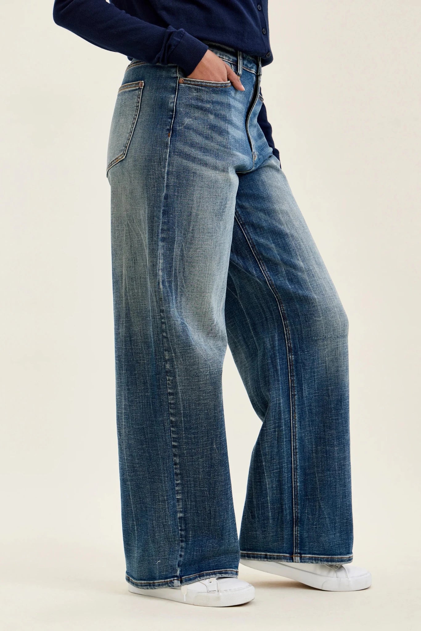 Judy Blue Wilhelmina Baggy Jeans in MD Vintage Blast - The Bronze Butterfly