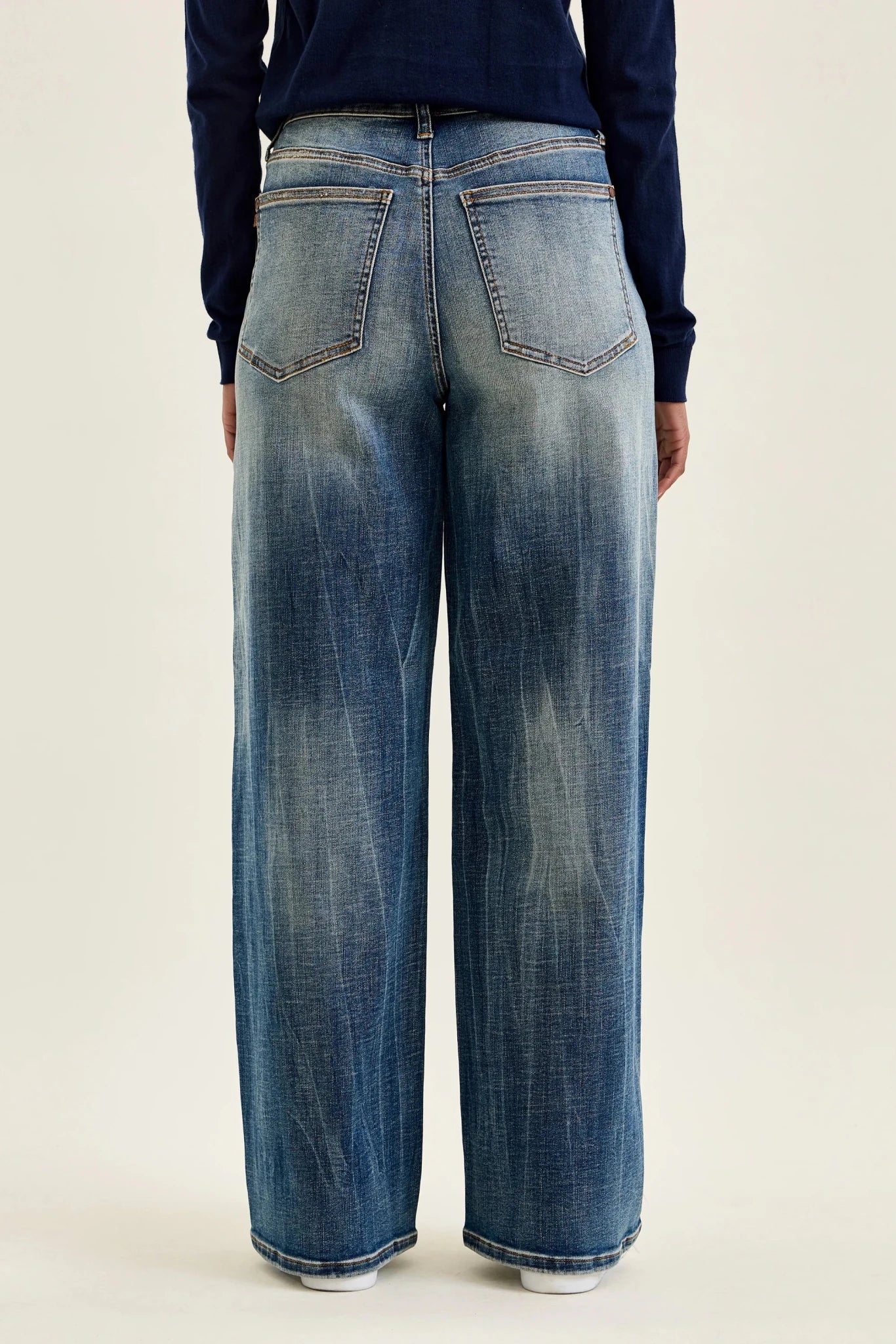 Judy Blue Wilhelmina Baggy Jeans in MD Vintage Blast - The Bronze Butterfly
