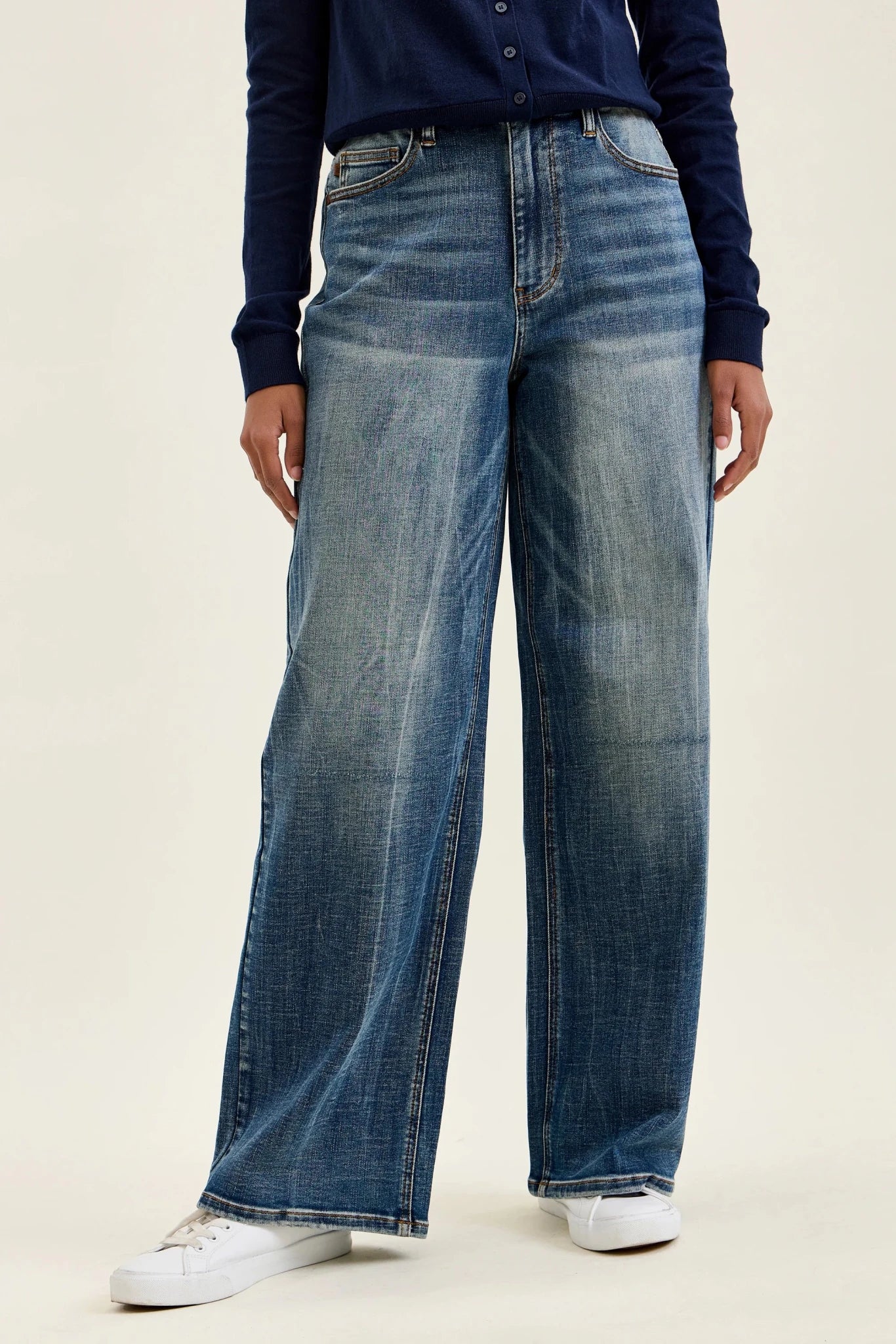 Judy Blue Wilhelmina Baggy Jeans in MD Vintage Blast - The Bronze Butterfly