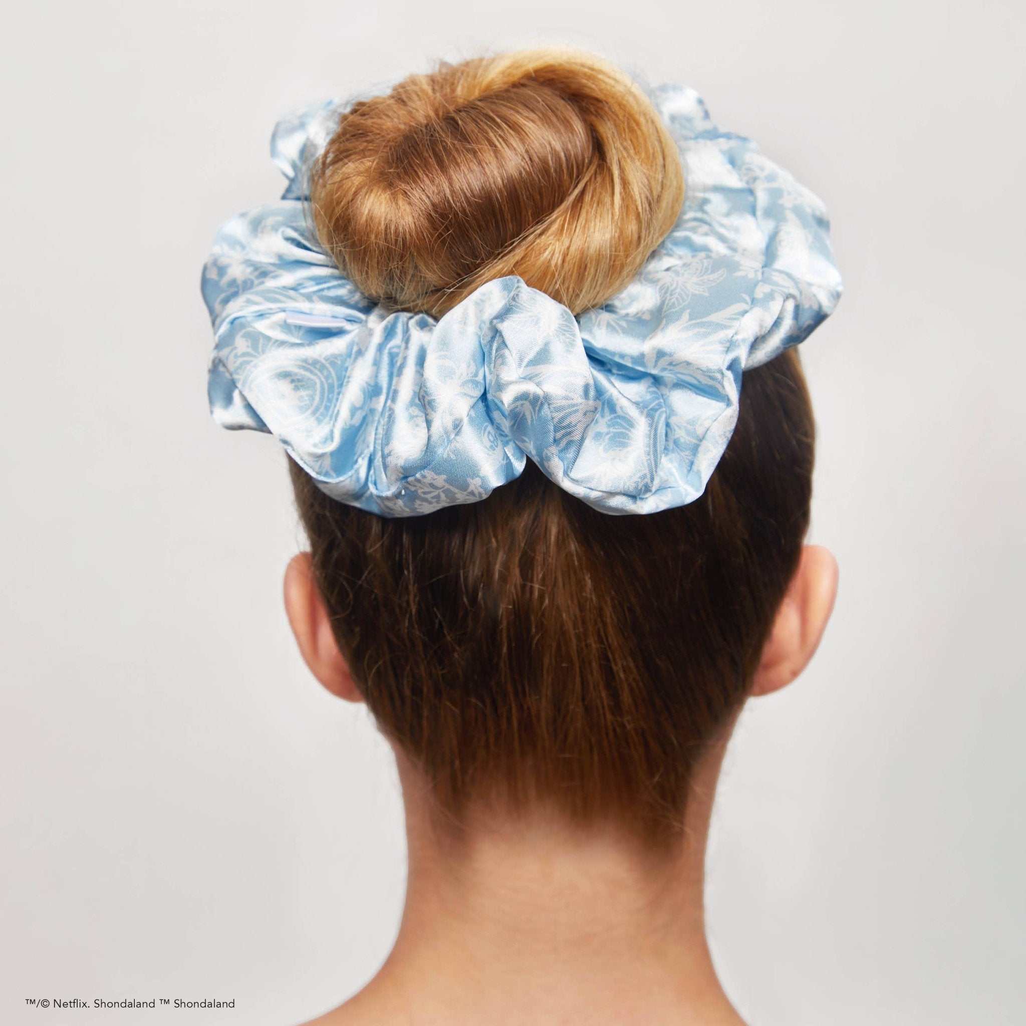 Kitsch x Bridgerton Satin Pillow Scrunchies / Toile De Blue - The Bronze Butterfly