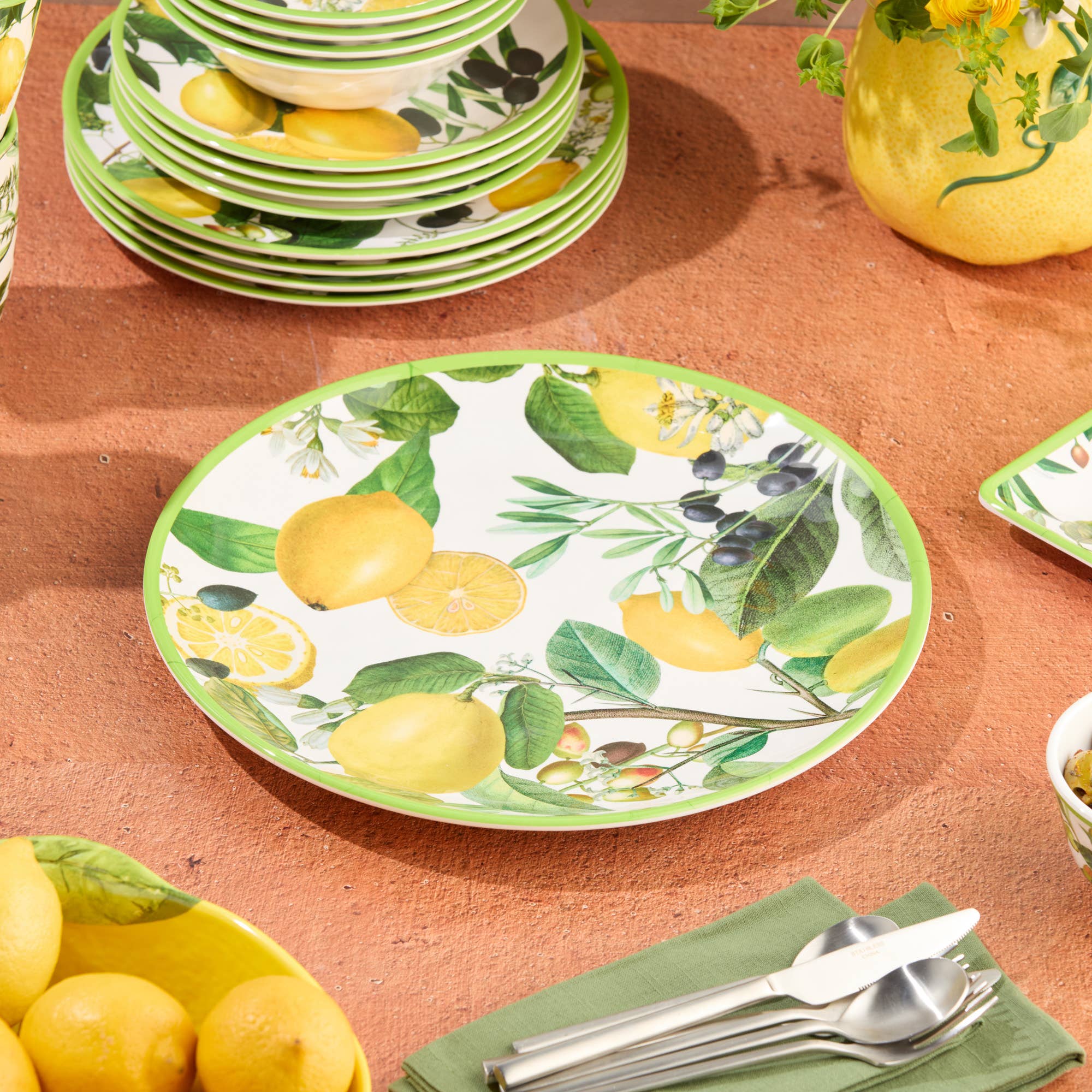 Limone Melamine Round Platter - The Bronze Butterfly