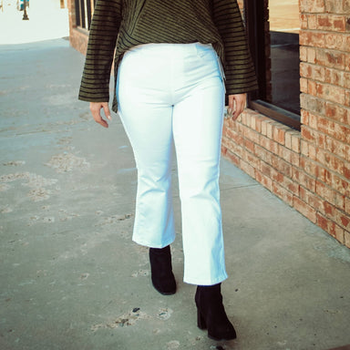 LIVERPOOL PULL - ON CHLOE CROP FLARE JEANS - The Bronze Butterfly