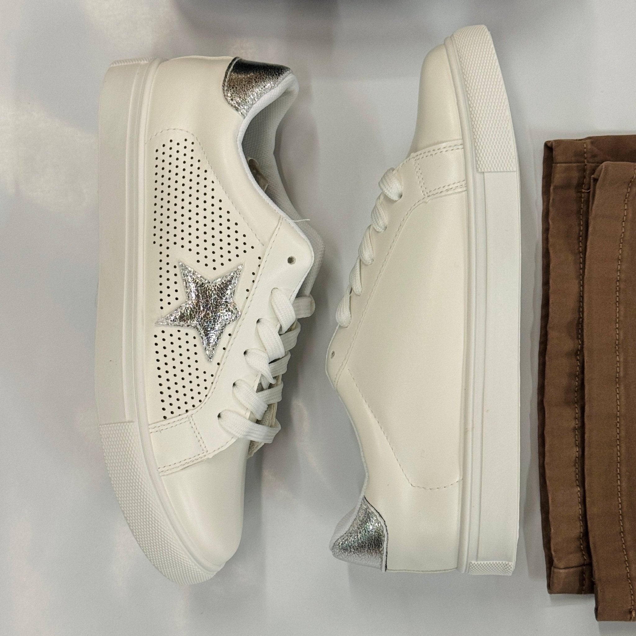 OUTWOODS JUST RIGHT SNEAKER - WHITE - The Bronze Butterfly