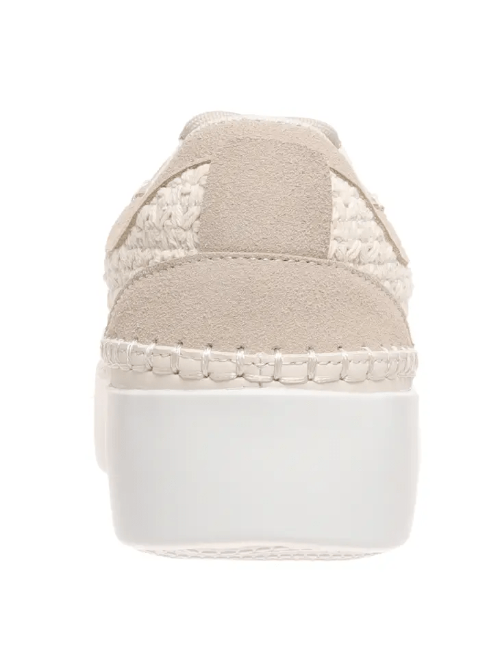 Outwoods Shauna - The Bronze Butterfly