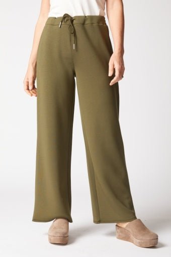 PASSPORT KNIT TRAVEL PANT - The Bronze Butterfly