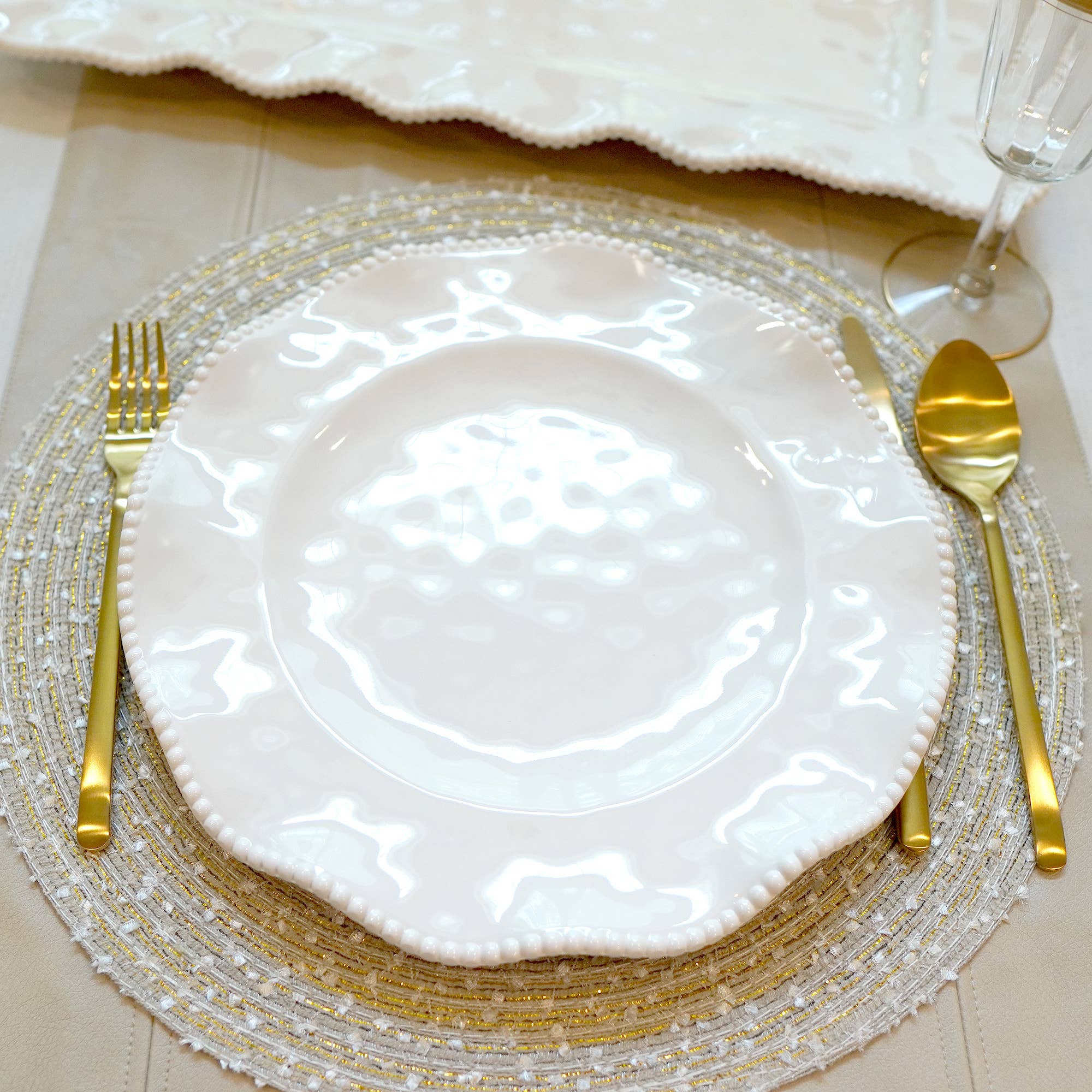 Perlette Cream Melamine Dinner Plate - The Bronze Butterfly