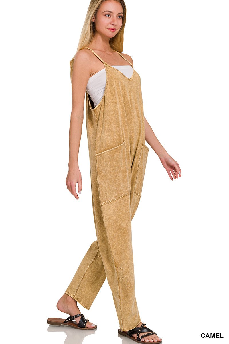 SPAGHETTI STRAP SCOOP NECK JUMPSUIT WITH POCKETS - The Bronze Butterfly